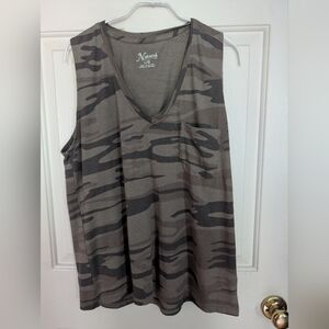 Natural Reflections Camo Green Sleevless Top Size Large (EUC)